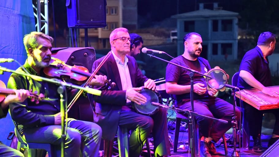 Yeşilyurt Kiraz Festivali'nde türkü dolu gece