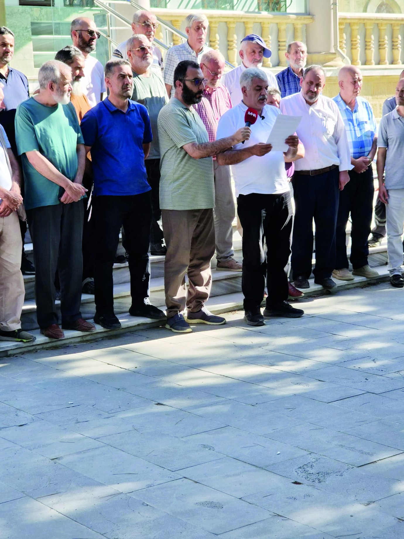 Şiddet bu kez camide | Hem cemaat hem sendika ayakta!