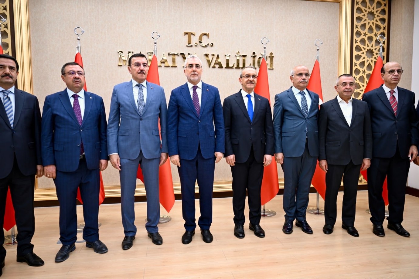 Deprem bölgesi Malatya’ya Bakan Işıkhan ziyareti