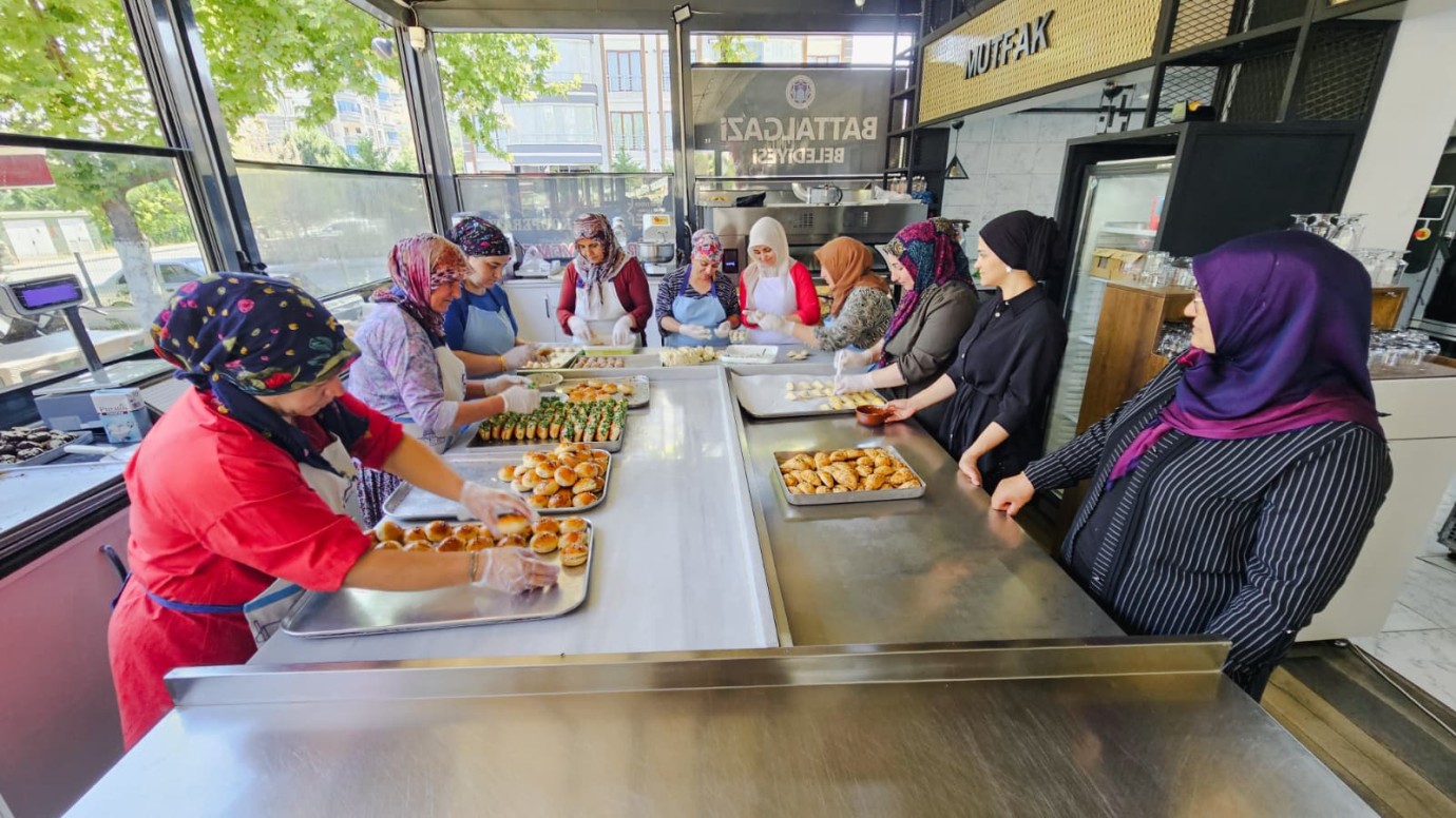 Kadın emeği Trafik Park'ta sofralarla buluşuyor