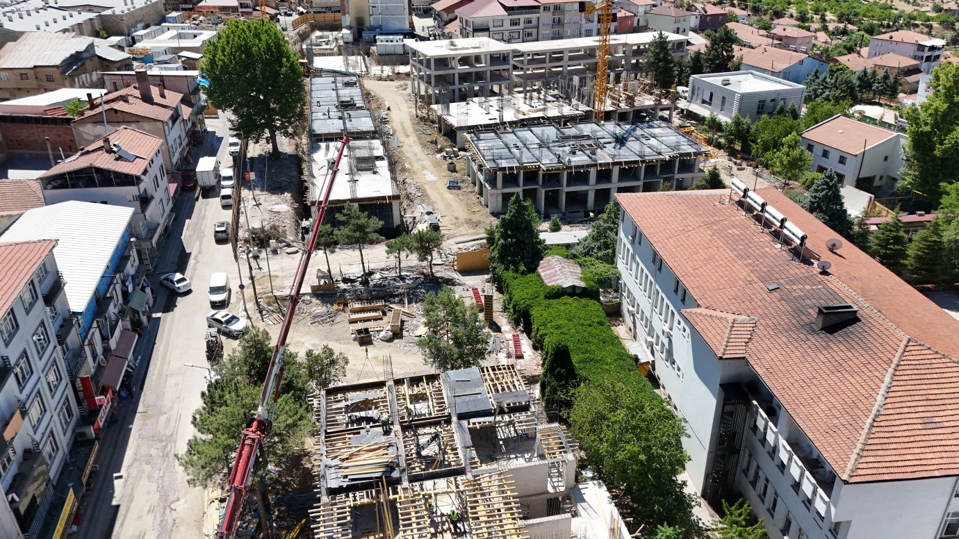60 yıllık Hekimhan çarşısı yeniden yükseliyor