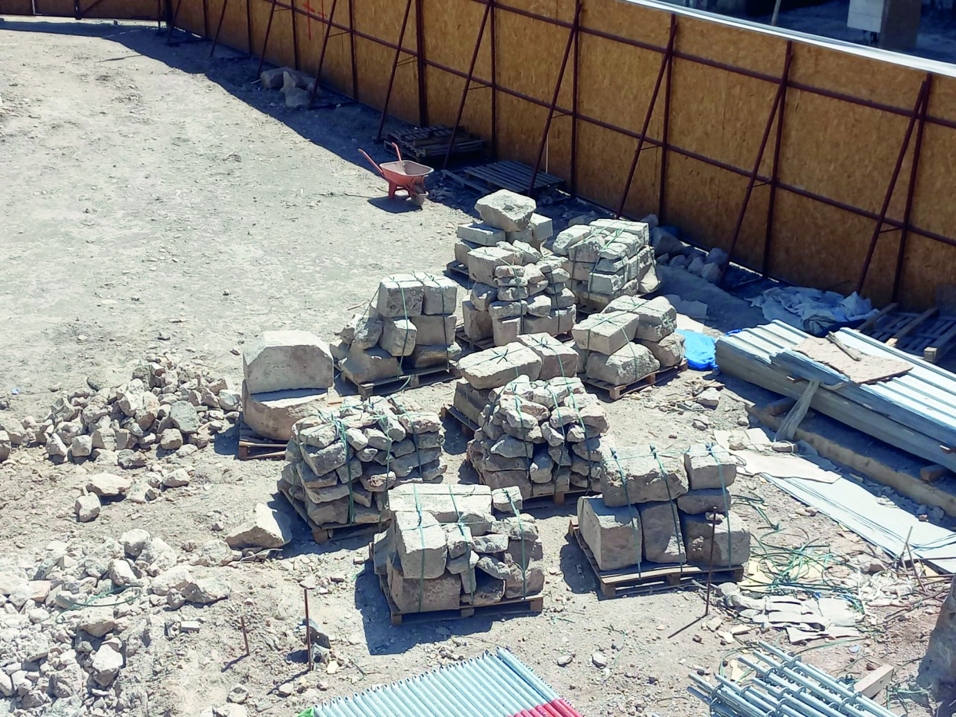 Çınarlı Camii'nin restorasyonu sürüyor | Esnaf yeniden ibadete açılacağı günü bekliyor