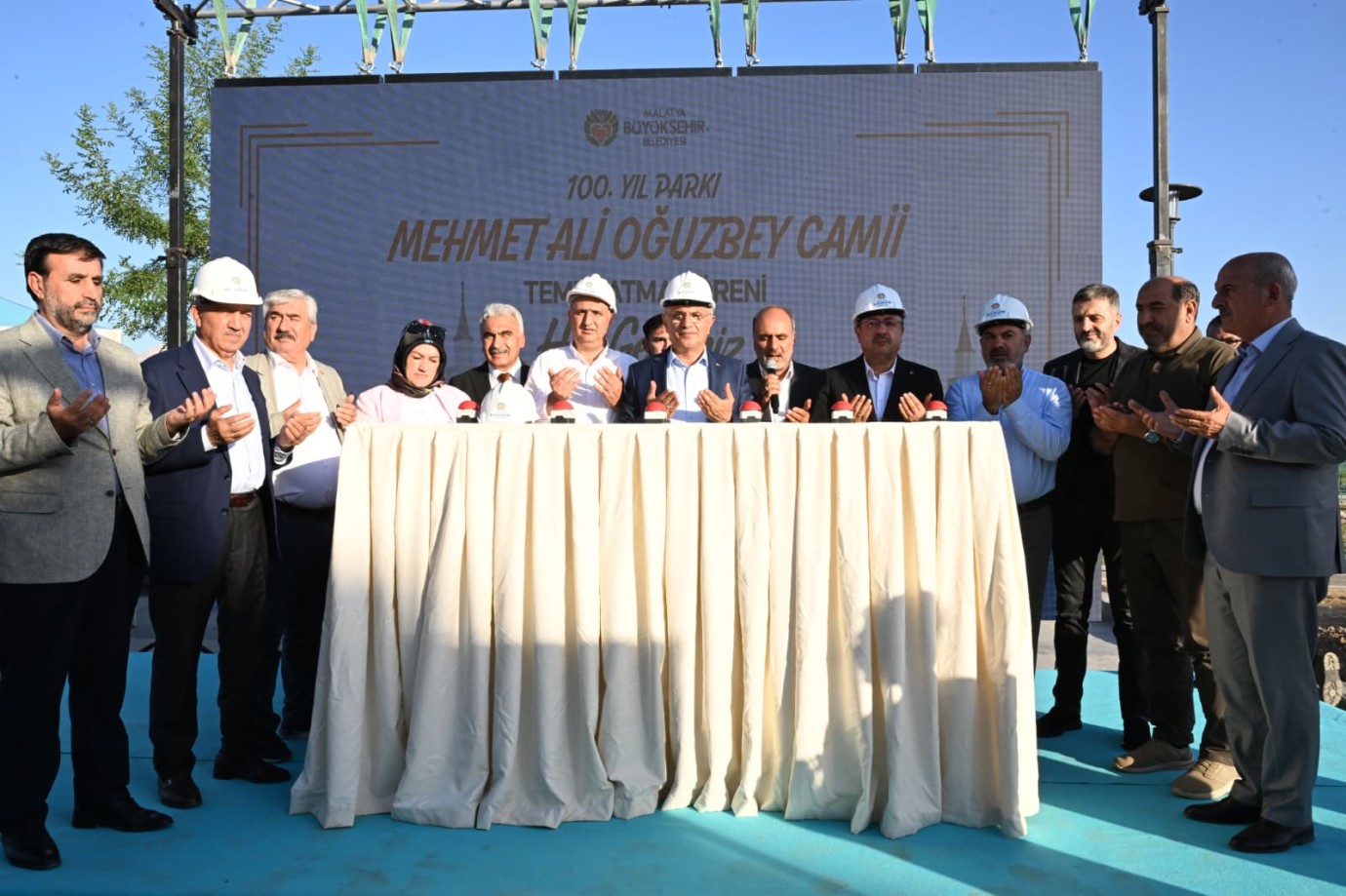 100. Yıl Parkı'na Mehmet Ali Oğuzbey Camii