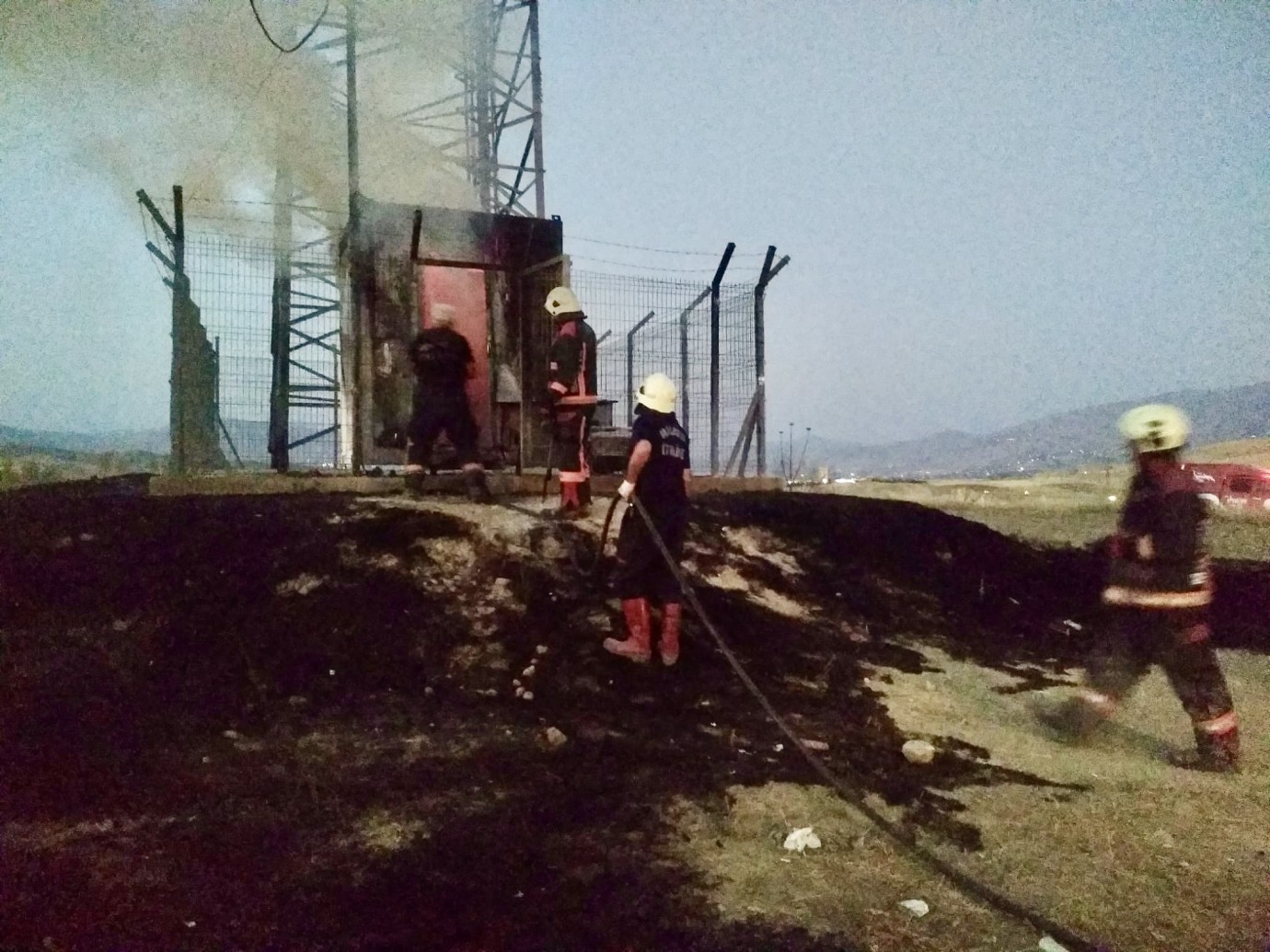 Malatya'da baz istasyonunda çıkan yangın söndürüldü