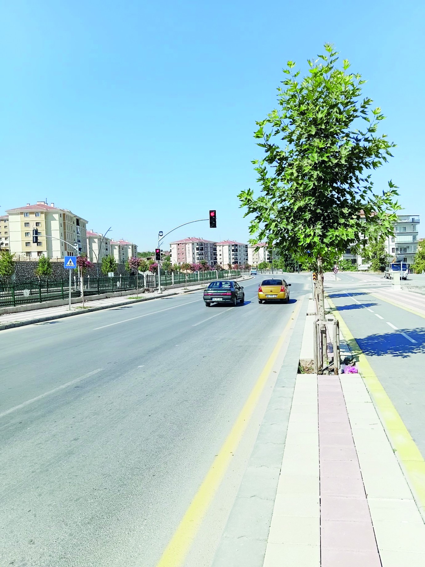 Önce Otobüs Durağı Sonra Çöp Kovası