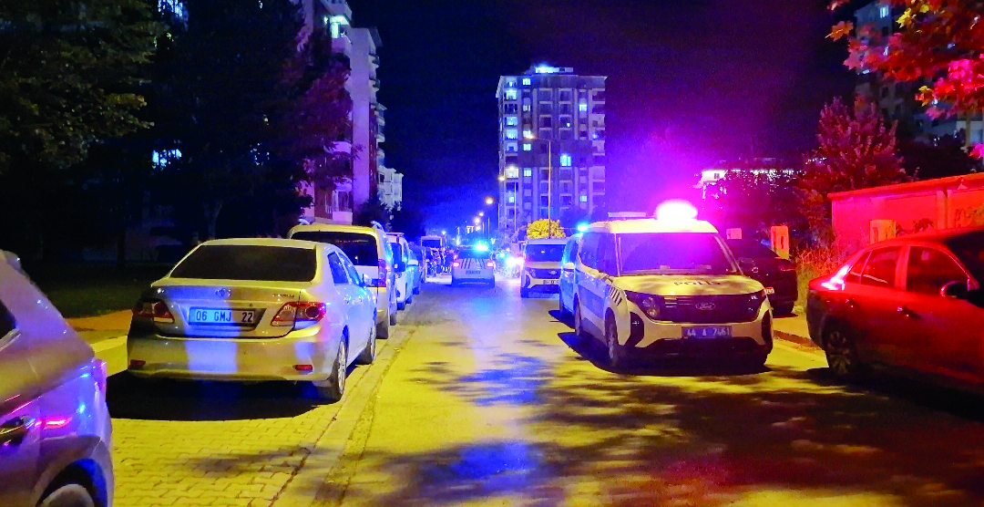 Park yakınında bıçaklı kavga