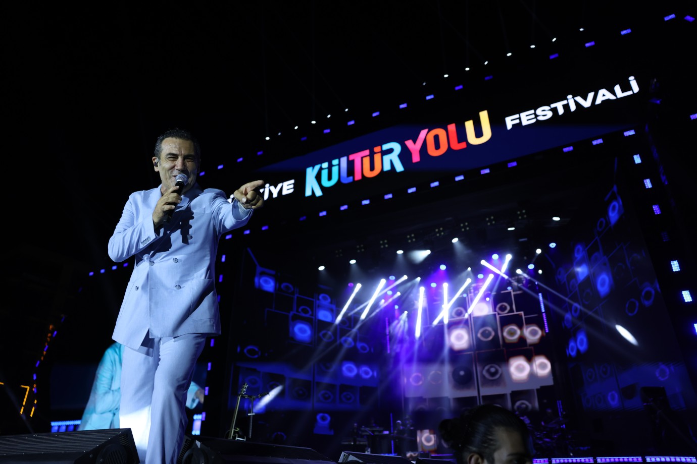 Ferhat Göçer'in Şarkılarıyla Malatya Kültür Yolu Festivali'ne Veda Edildi