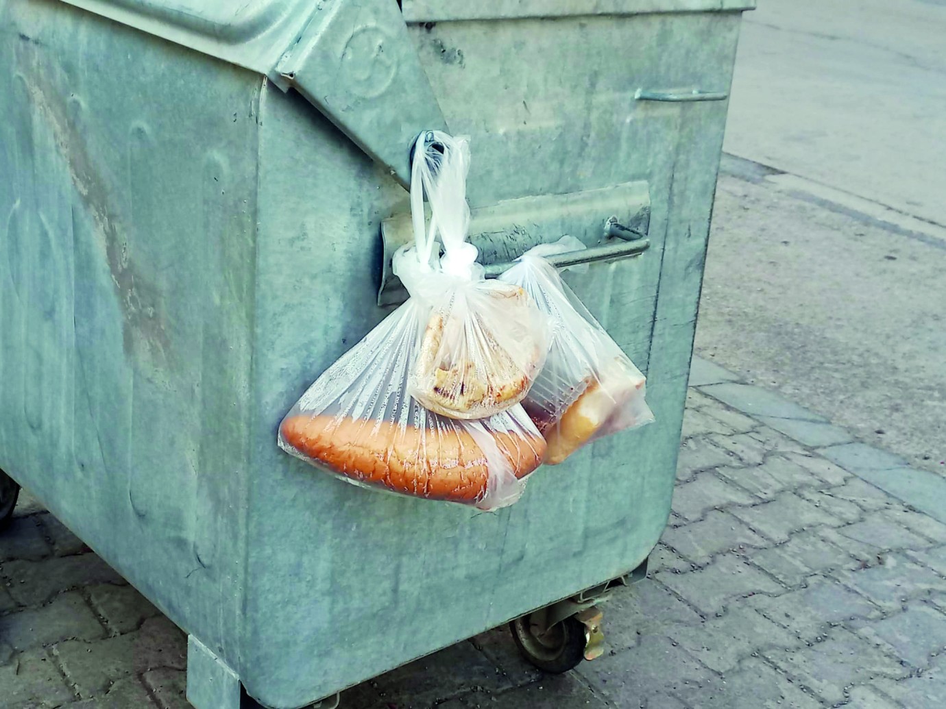 Ekmek İsrafına Vatandaş Tepkisi