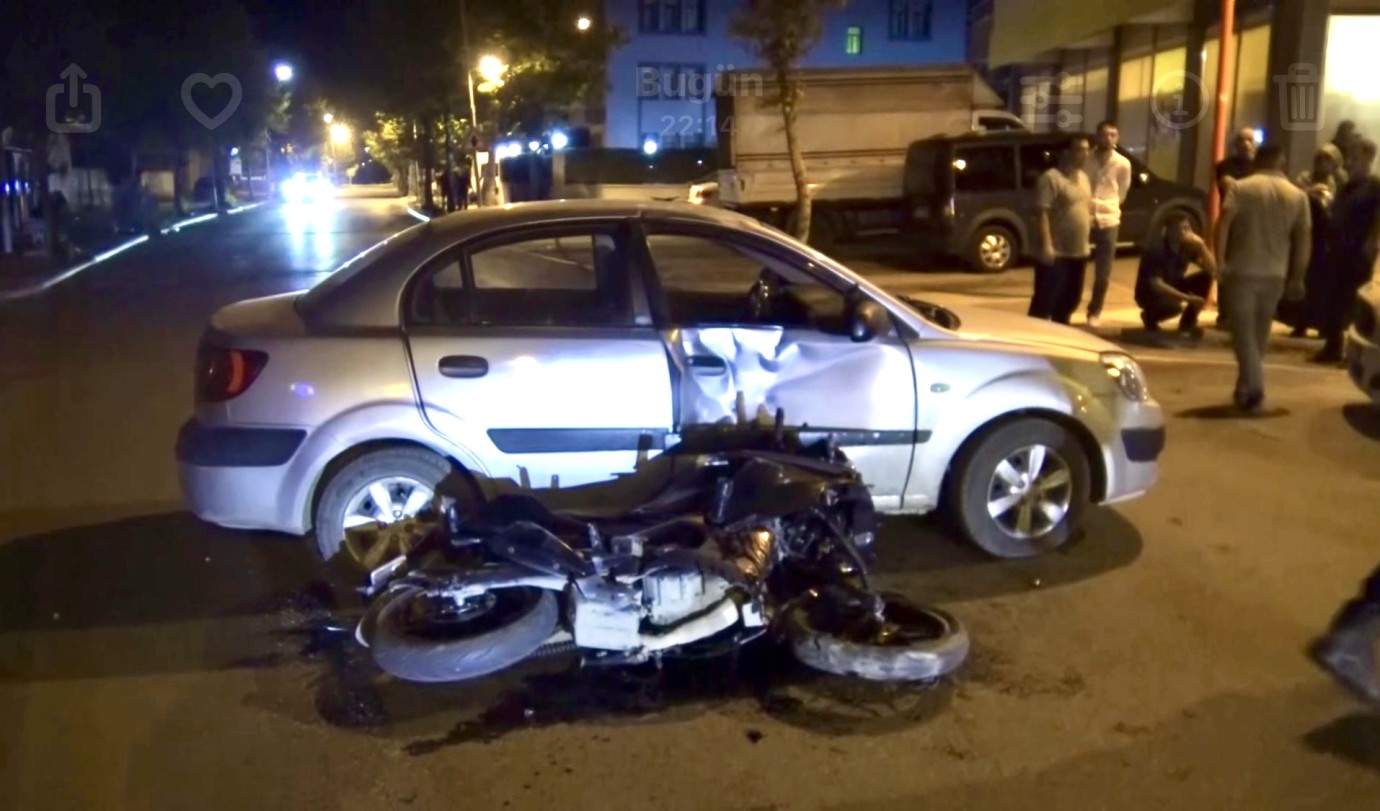 Motosiklet ile otomobil çarpıştı: 2 yaralı