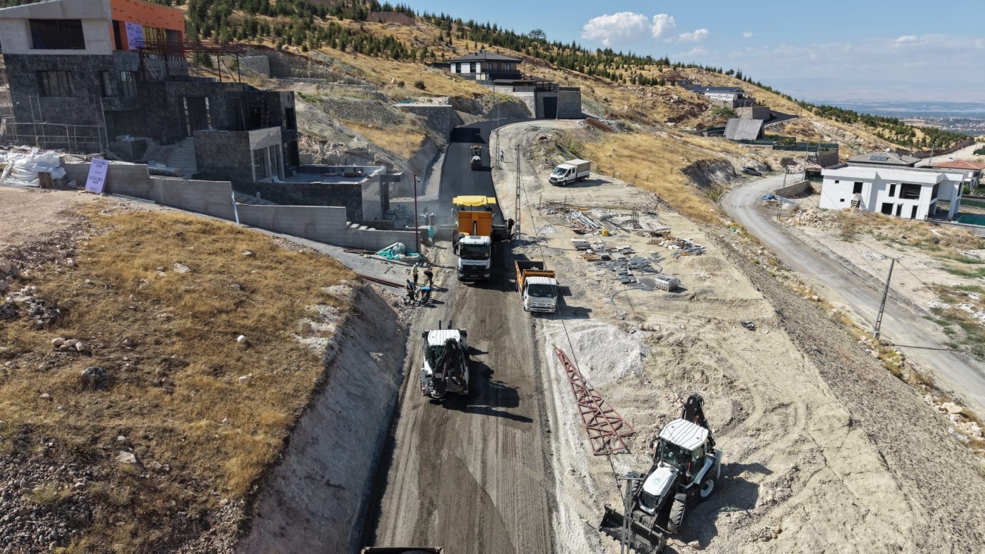 Battalgazi’de kırsalda 9 kilometrelik yol yenilendi