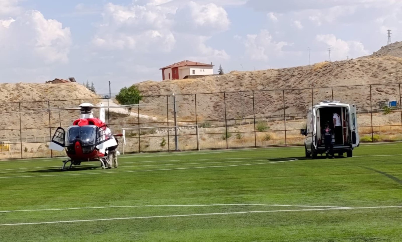 84 yaşındaki hasta hava ambulansıyla hastaneye sevk edildi