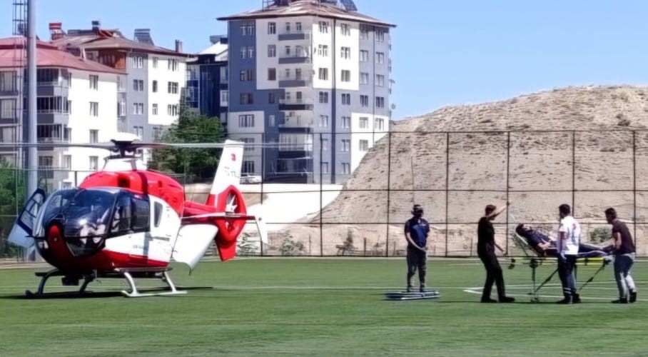 Darende'de 72 yaşındaki hasta hava ambulansıyla Malatya'ya sevk edildi