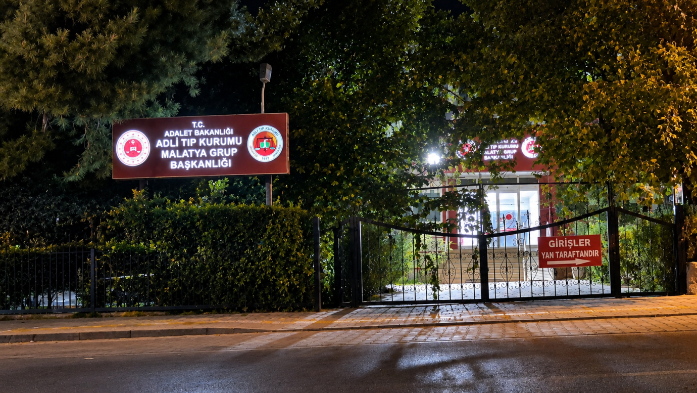 Oğlu tarafından bıçaklanan baba hayatını kaybetti