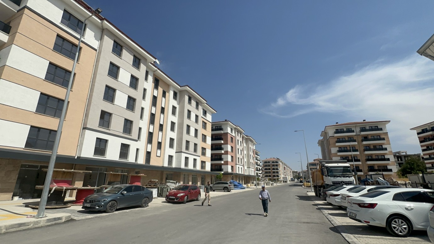 Rezerv alan konutlarının teslim gecikmesi mağduriyet yaratıyor