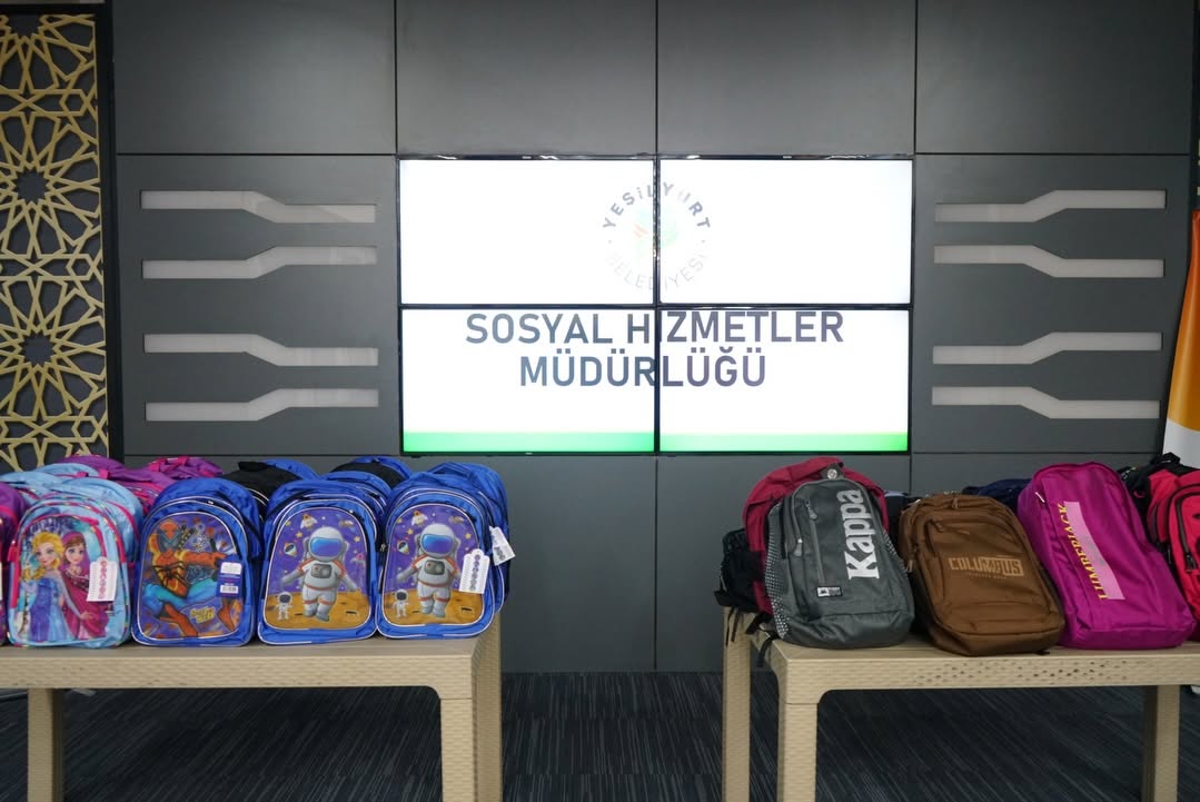 Yeşilyurt Belediyesi'nden Öğrencilere Kırtasiye Desteği
