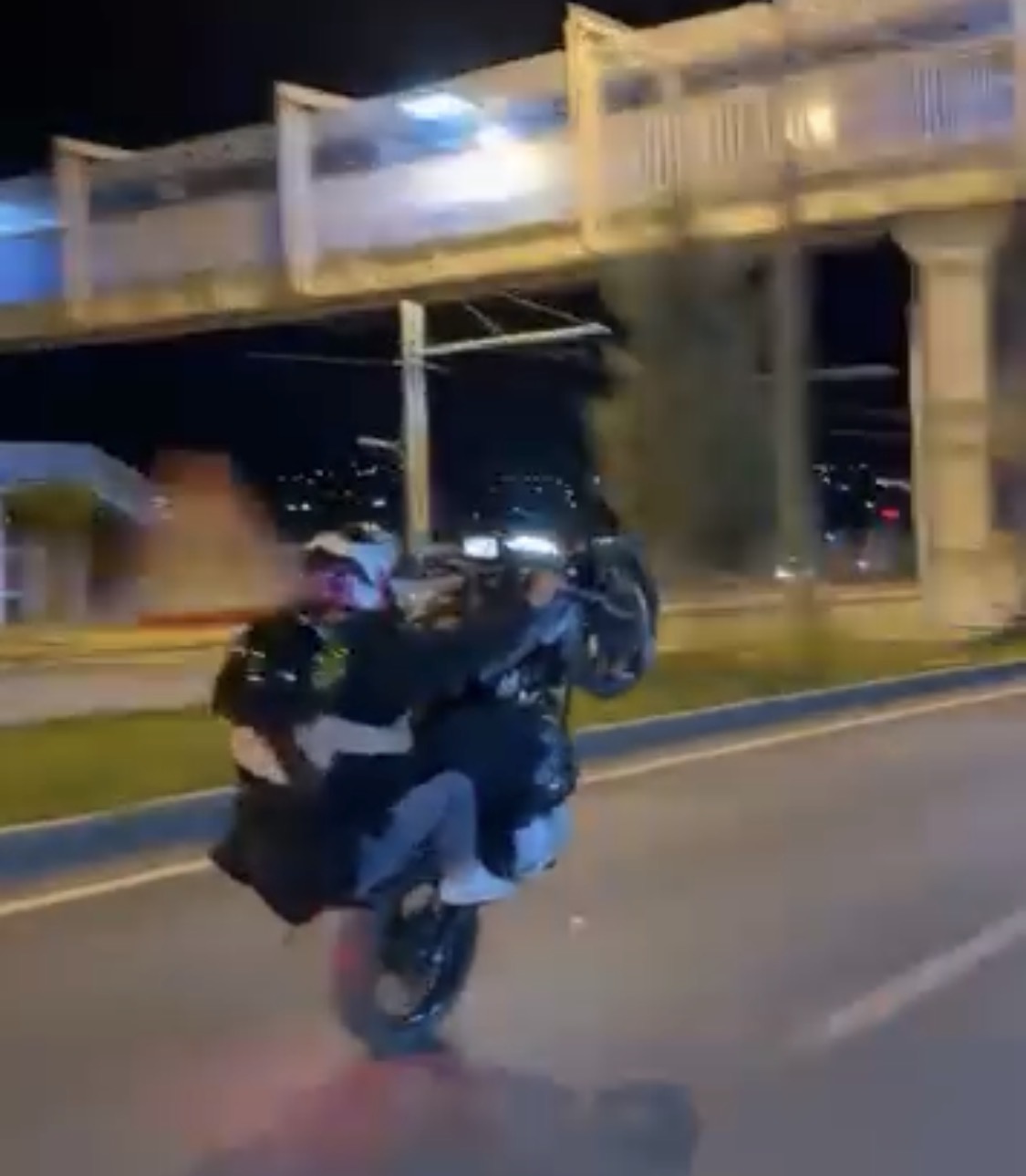 Tek teker üzerinde giden motosiklet sürücüsüne 46 bin TL ceza