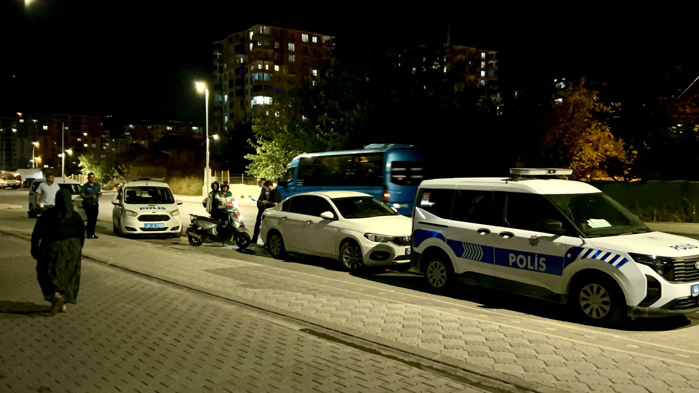 Pompalı tüfekle ateş açıldı, polis alarma geçti