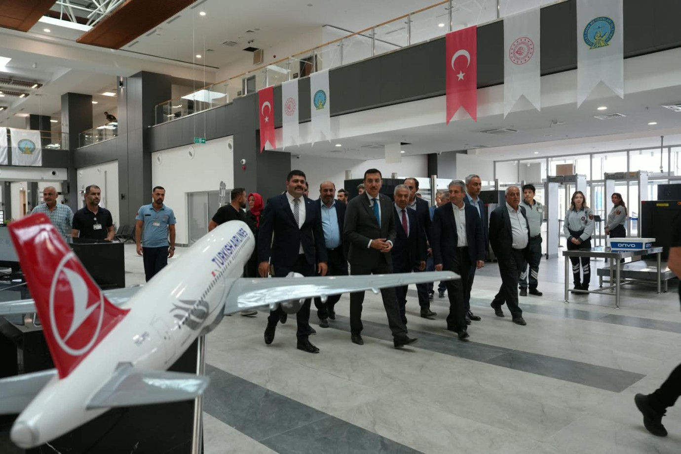 Milletvekili Tüfenkci, Yeni Malatya Havalimanında incelemelerde bulundu
