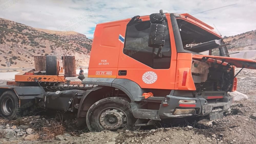 Kontrolden çıkan TIR’dan atlayan sürücü ve yanındaki kişi yaralandı