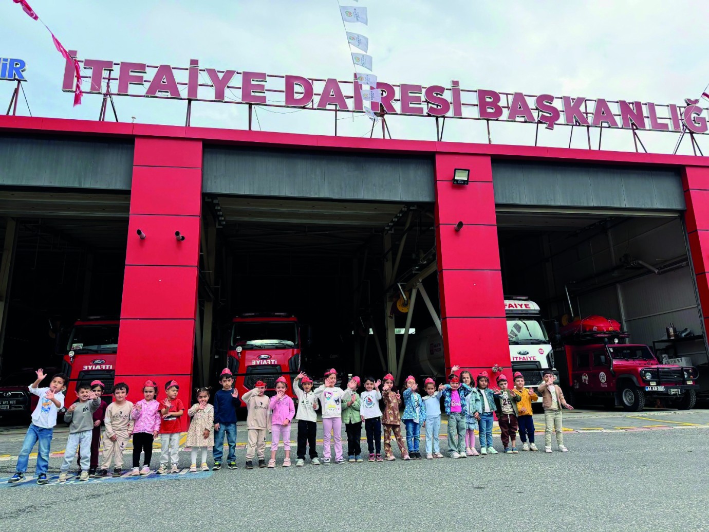 Minik Öğrenciler İtfaiyecilik Mesleğini Yerinde İnceledi
