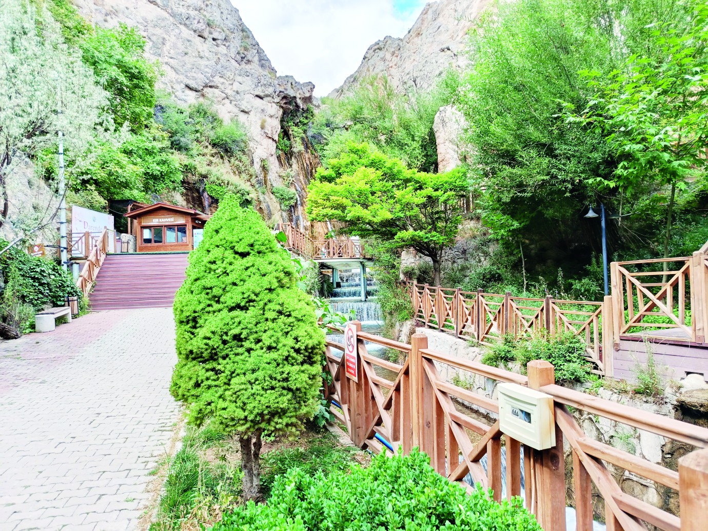 Günpınar Şelalesi Sonbaharda Da İlgi Görüyor