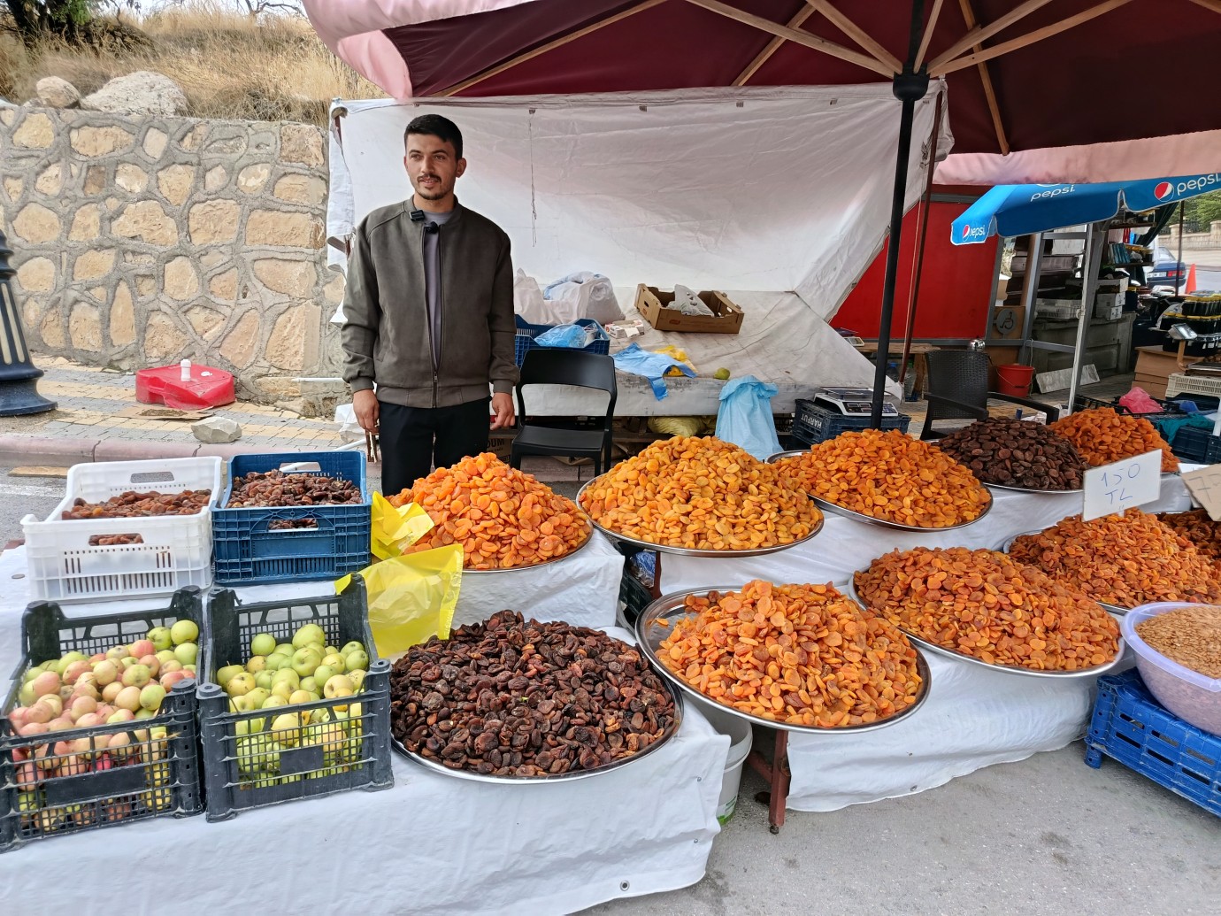 Somuncu Baba yolunda yöresel ürünlere ziyaretçi ilgisi
