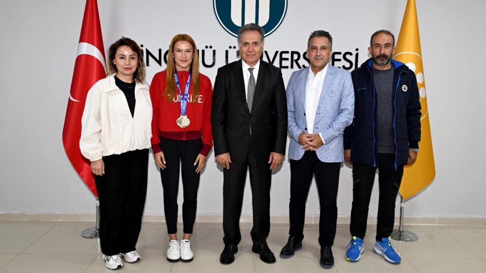 Avrupa Şampiyonu Akbaş'tan Rektör Akpolat'a ziyaret