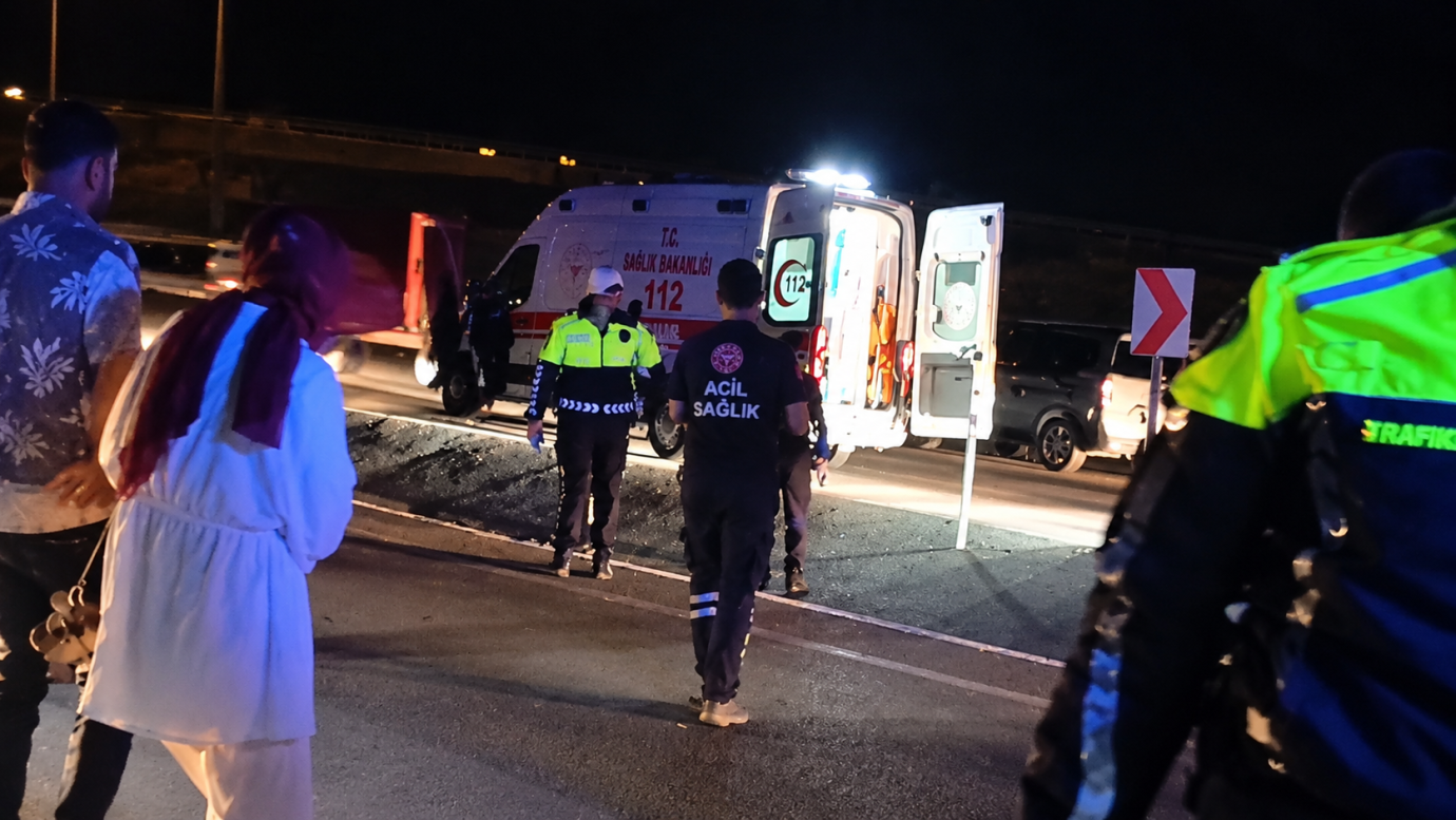 Otomobil şarampole devrildi 2 ağır yaralı