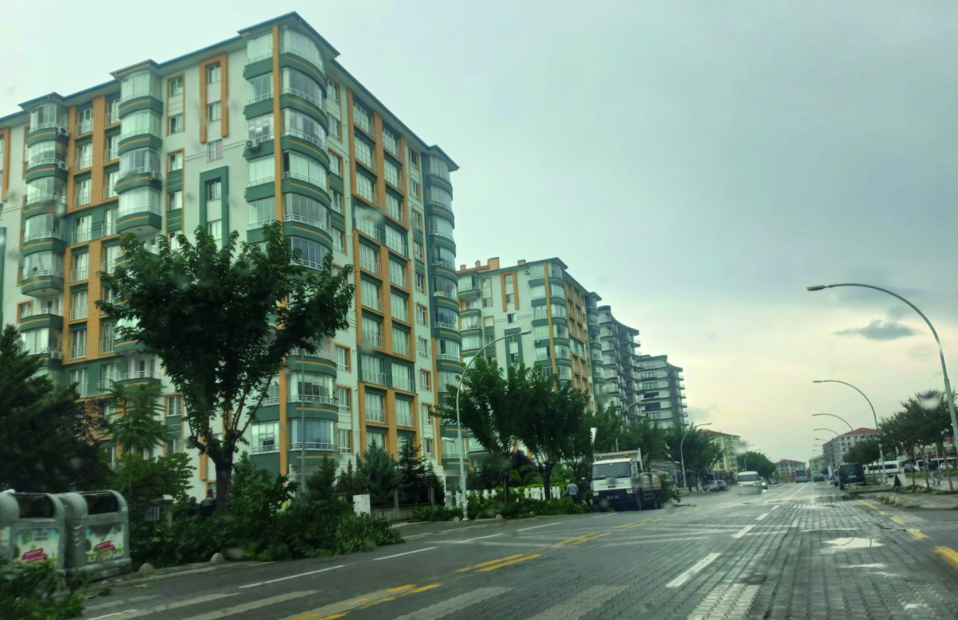 Malatya’da Kış Mesaisi: Ağaçlar Budanıyor 