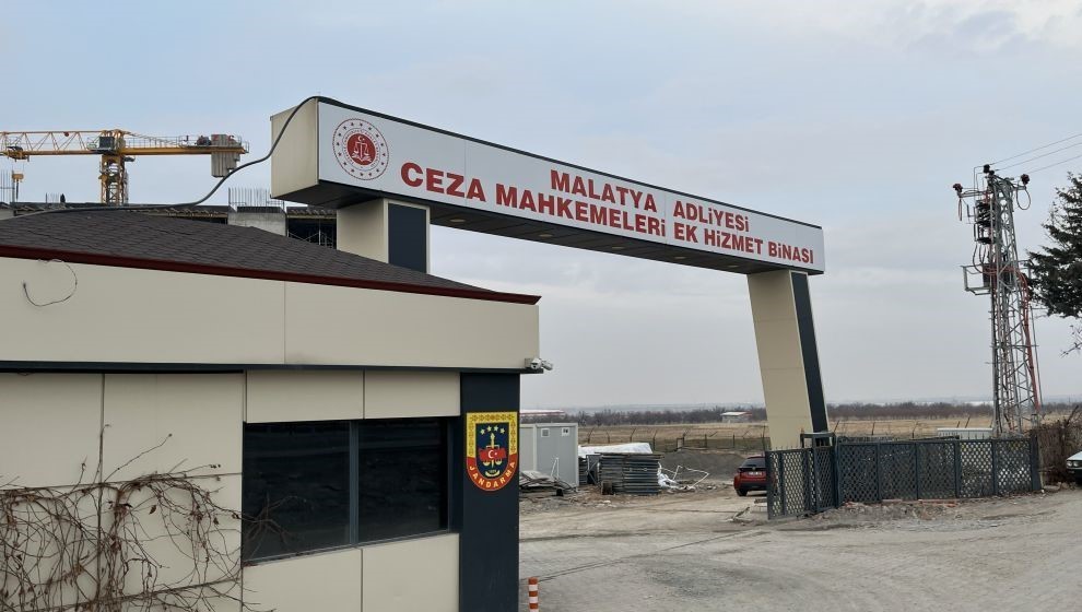 Komşular arasındaki tavuk kavgasında ilk duruşma